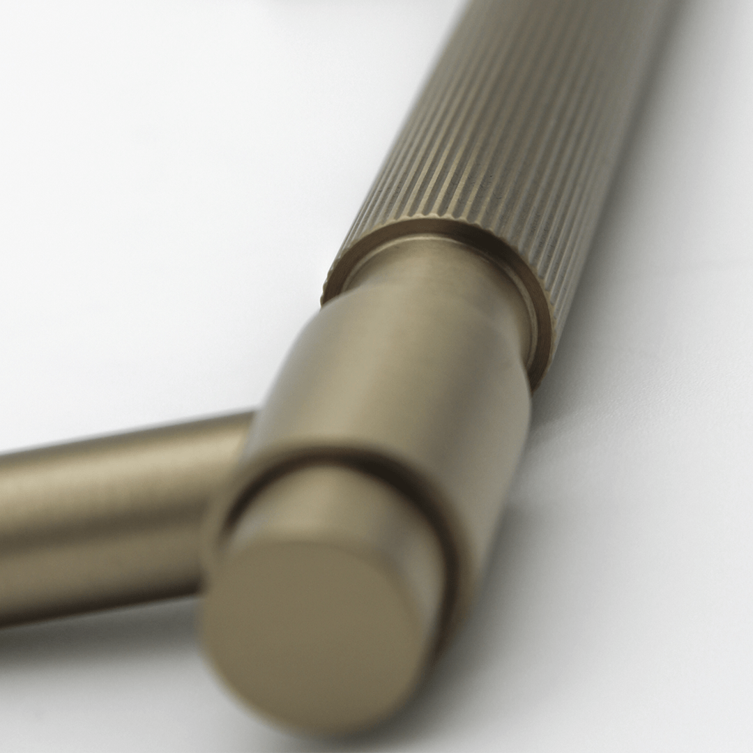 Linear Cabinet Pull in Brushed Gold | Zephra