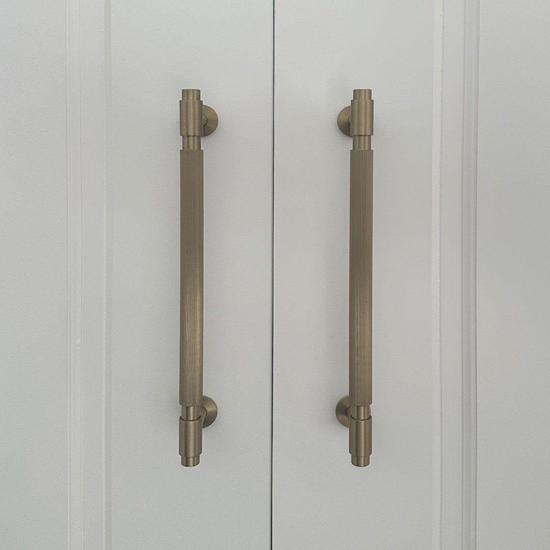 Linear Cabinet Handle in Brushed Gold | Zephra