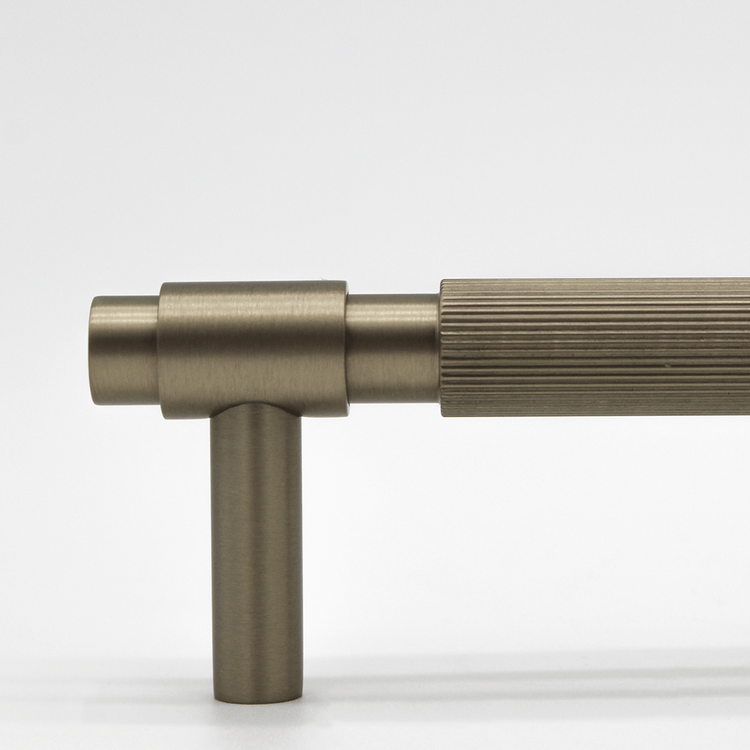 Linear Cabinet Handle in Brushed Gold | Zephra