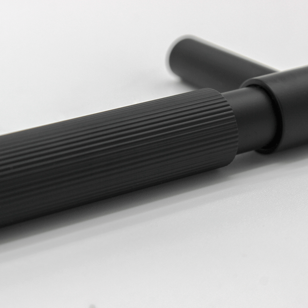 Linear Cabinet Handle in Matte Black | Zephra