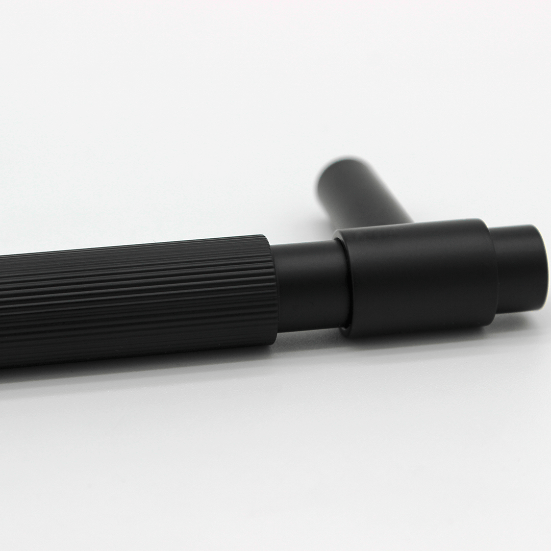 Linear Cabinet Handle in Matte Black | Zephra