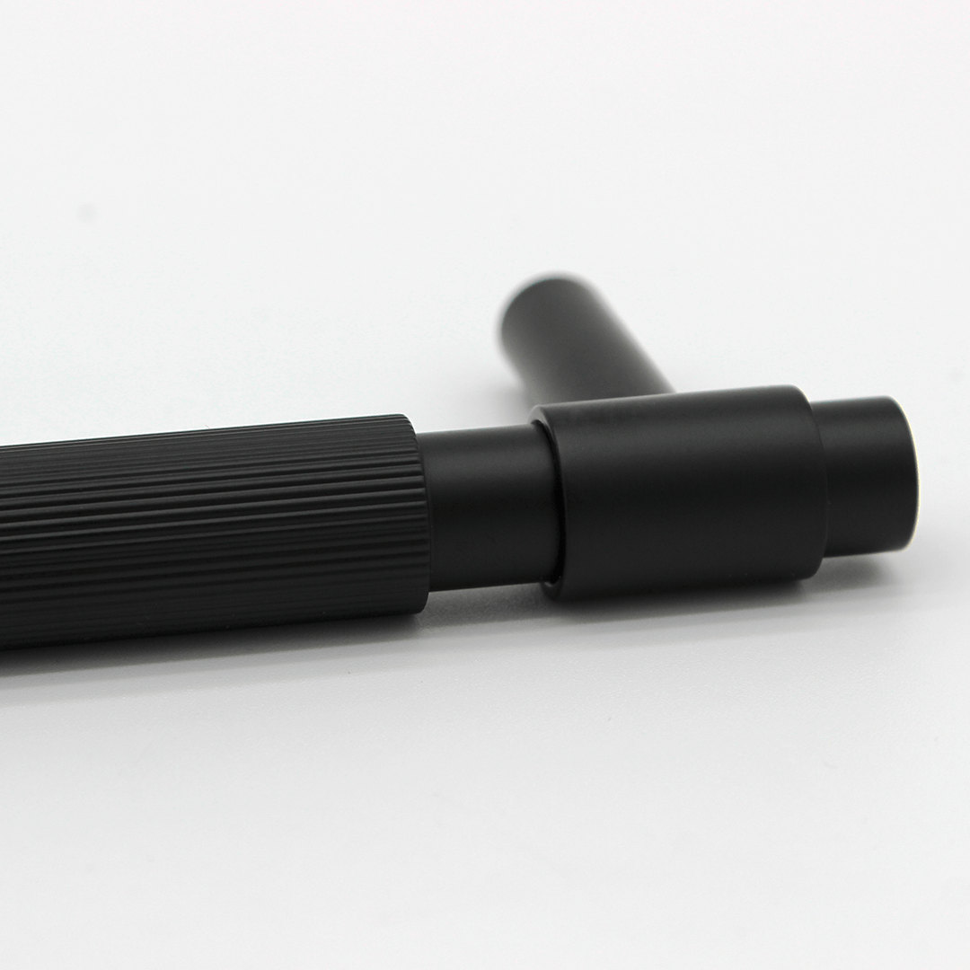 Linear Cabinet Handle in Matte Black | Zephra
