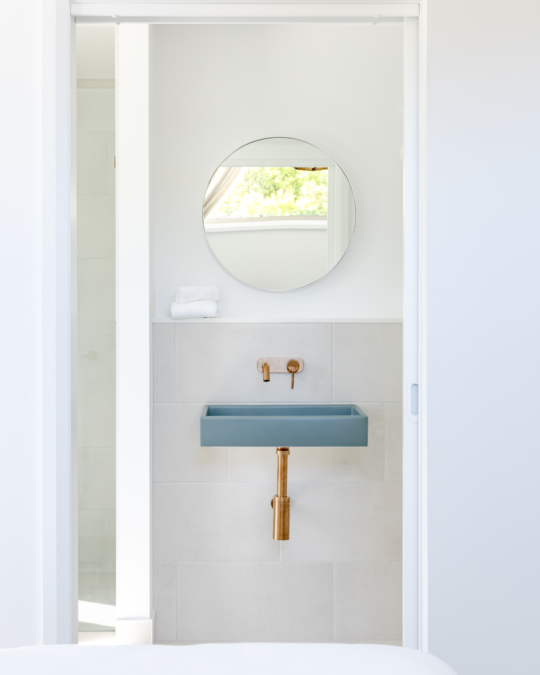Nood Co Box Concrete Basin installed in a finished bathroom (3)