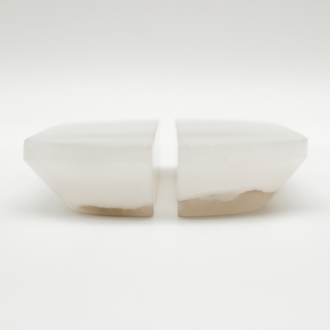 Stone Cabinet Pull in White Onyx | Zephra